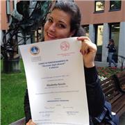 Ragazza laureata offre ripetizioni a domicilio per ragazzi delle scuole medie inferiori e scuole superiori